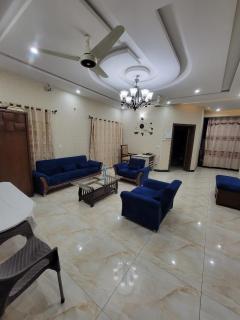 Islamabad Rehaish Guesthouse - 8