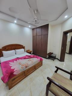 Islamabad Rehaish Guesthouse - 1