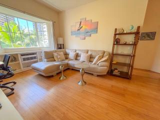 Hawaii Oasis 2-Bedroom at The Cove Waikiki condo - 9