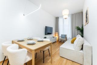 Rentero NEW Anděl Skyline Apartment - Prague 5 - 1