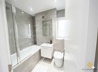 Exclusive 2 Bedroom Flat in Queens Park! - 1