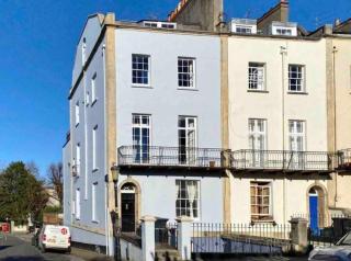 Off Street Parking - Cosy 1 bedroom flat, Clifton - 4