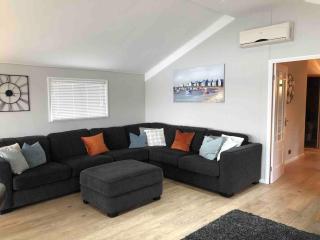 The Boathouse Lodge - 8