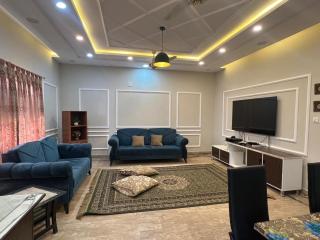 Furnish Luxury Aparment - 0