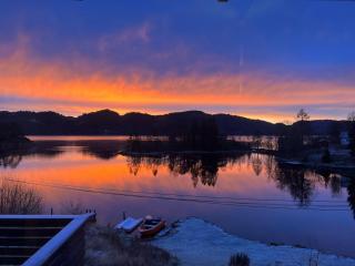 Lyngdal home with the sea - 4