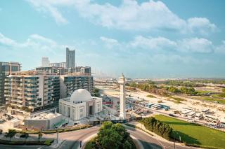 Luxurious Crest Tower Suites By Hostiva- Burj View - 4
