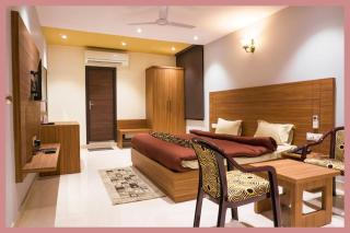 Vidyalaxmi Narayan marg Sagar Chandrodaya Varindavan Near Shree Hanuman Tekri Temple and Bankey Bihari Temple - Free Public Parking and Room Service - Fully Air conditioning Luxuary Room - Top Rated Hotel - 0