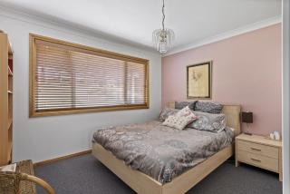 Jillby's House - 3 BR home near Narrawallee Beach - 4