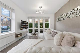 Work Crew 2BR with 2 Parking Spaces - Englefield Green - 5