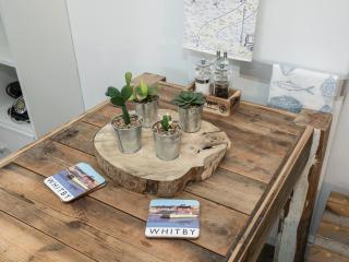 Rose And Crown Yard - 6