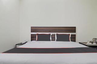 Collection O SS Metro Ritz - 1