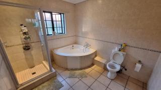 Double Story 2-Bedroom House in Sandton - 8