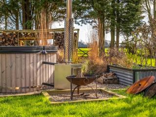 The Cowshed - Uk50803 - 0