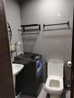 Cozy Makati Hideaway Walk to Malls - 8