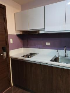 Cozy Makati Hideaway Walk to Malls - 6