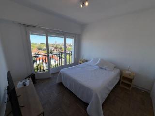 Departamento 4 ambientes en Playa Grande con cochera - 9