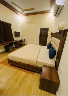 Hotel White affordable Stay - Near Taj - 0