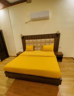 Hotel White affordable Stay - Near Taj - 8