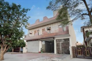 Hotel Nidhivan Dham - 0