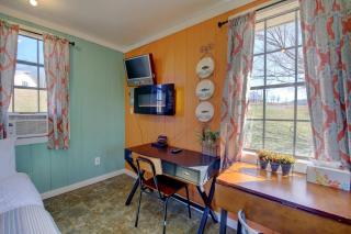 FishHouse Highland Cows FARM STAY Tinyhome Catfish - 1
