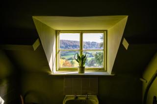 Stunning 8-Bedroom Home in Painswick - 3