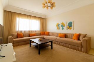 Stylish & Bright 3-Bedroom Apartment, Near Stadium, with Air Conditioning and Free Parking - Tangeri - 0