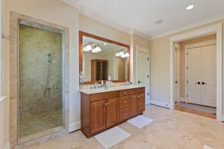 GD77: 77 Governor's Drive - 2