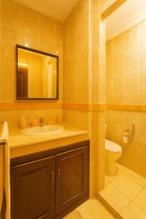 Stylish & Bright 3-Bedroom Apartment, Near Stadium, with Air Conditioning and Free Parking - Tangeri - 1