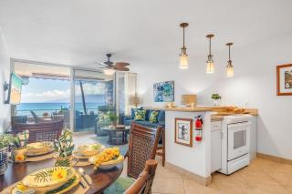 Kulakane 211 · KK 211 Updated OceanFront Whale Watching - 9