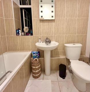 Spacious 2 Bedroom Apartment Queensway Central London by Wild - 7
