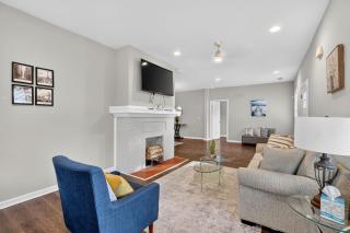 Spacious 4BR Mozley Park Home with Fenced Yard home - 5