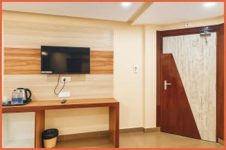 Hotel YSV PREMIUM Near Sea Beach 200m And Jagannath Temple 10 mint - Lift - Parking And Restaurant Facilities - Fully Air Conditioning Premium Rooms - Best Premium Hotel In Puri - 5
