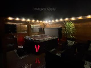 Sleeps 12, Stunning, Dog Friendly, Hot Tub, Rural - 9