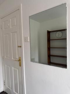 Cozy Room in Quiet Cul-de-Sac Near City Centre - 9