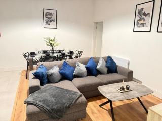 Bold Street Spacious 4 Bed Stay - 0