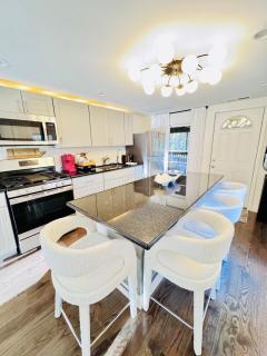 Boutique Farmhouse at Montaluce Winery-2 Restaurants- Fast WIFI-Free Park-Hike-Weddings - 1