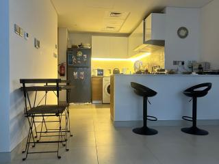 Cozy Room for Males In Abu Dhabi Reem island Near to Galleria Mall - 6