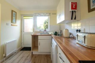 Rainbow Cottage in Thorpeness, Close to the Beach, Golf and the Country Club - 1