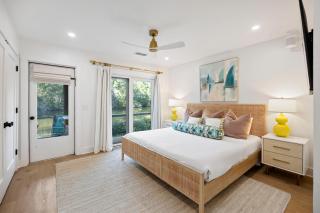 GL1232: 1232 Greenslake - 1