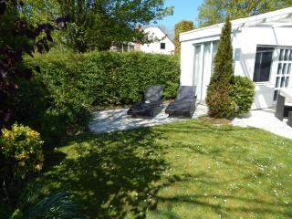 Wunderschoenes-freistehendes-Ferienhaus-an-der-See-Sauna-Strand-Yachthafen-WLAN - 2