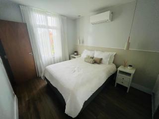 Urban Getaway - Close to Embassies - Downtown 2bed - 4