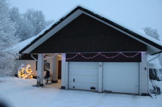 Atmospheric house on riverbank - 7