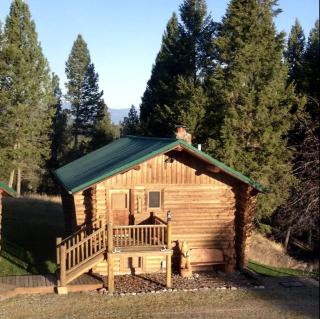 Secluded Cabin Getaway with Sauna near Eureka, Montana - 9