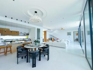 Mountain Top Villa - 3