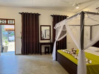 kuda Bay Surf Hostel - 1