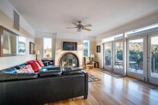 Hazel House 30 day minimum - 3