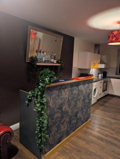 Benny's Hideout - City Centre - Parking - 2BR - 8