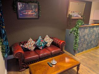 Benny's Hideout - City Centre - Parking - 2BR - 3