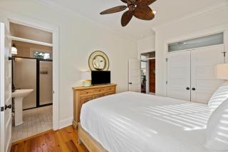 AV3-37: 3 37th Avenue - 6