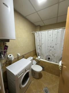 Cozy Base Apartment - 9